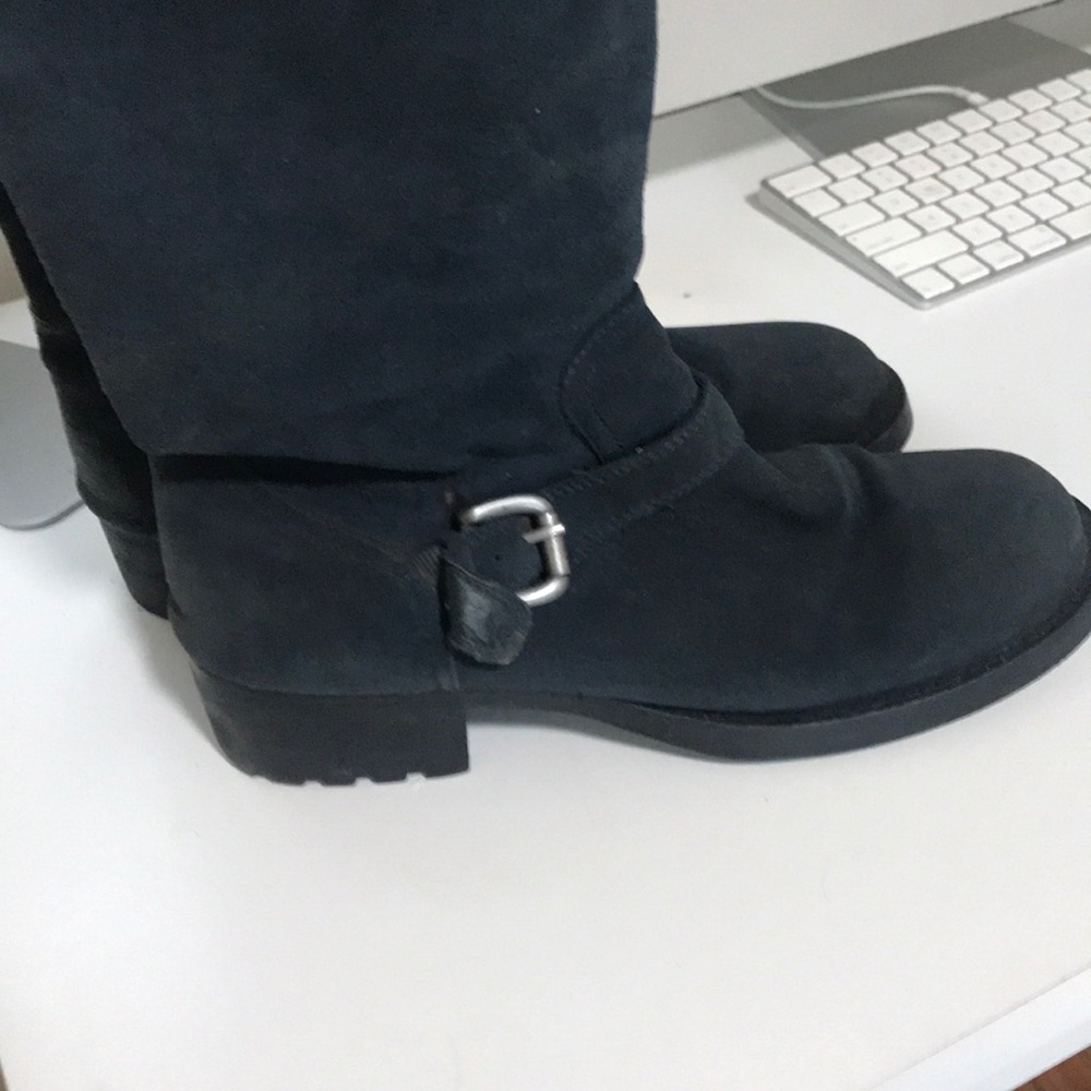 Shoes - Picture 2 of 5